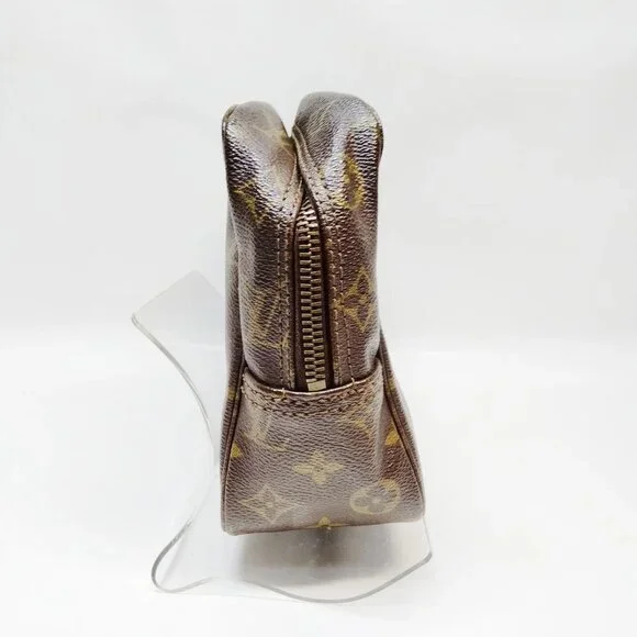 Authentic Louis Vuitton Cosmetic Pouch Trousse Toilette 28 Monogram mn388-021426